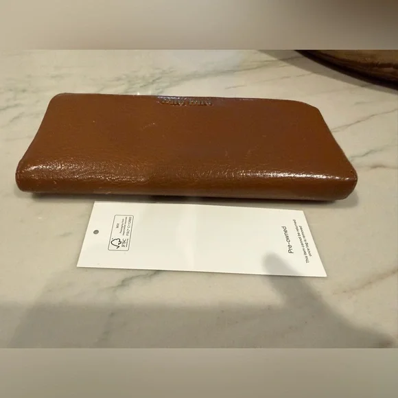 🌼Authentic EUC Miu Miu Tan Leather wallet🌼 - Picture 12 of 13
